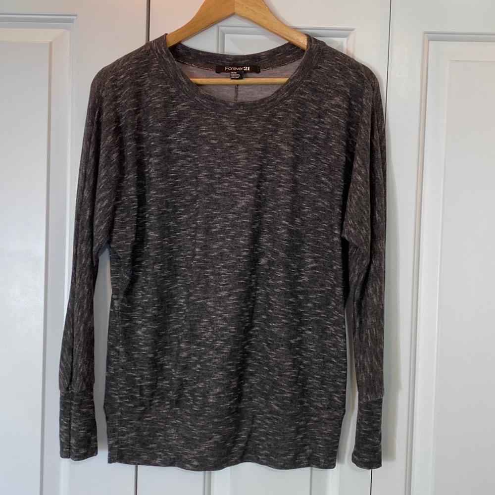 Forever 21 Gray Top -Size M